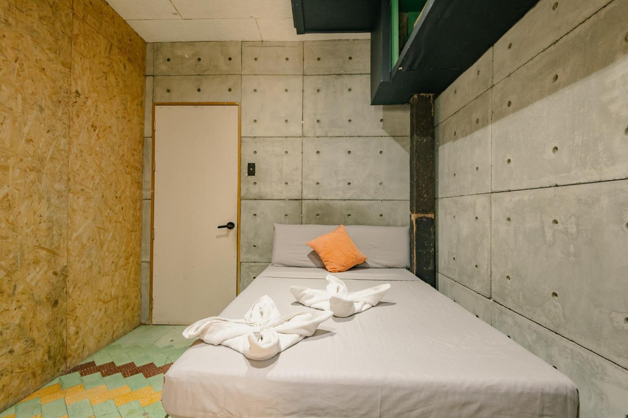 The Flying Fish Hostel Cebu Extérieur photo
